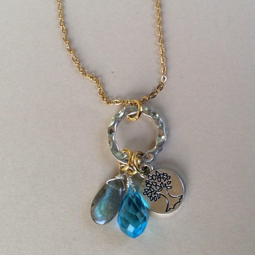 New handcrafted gemstones Necklace